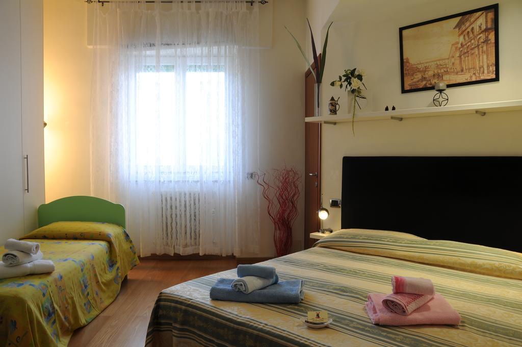 Zeus Rooms Superior Флоренция Стая снимка