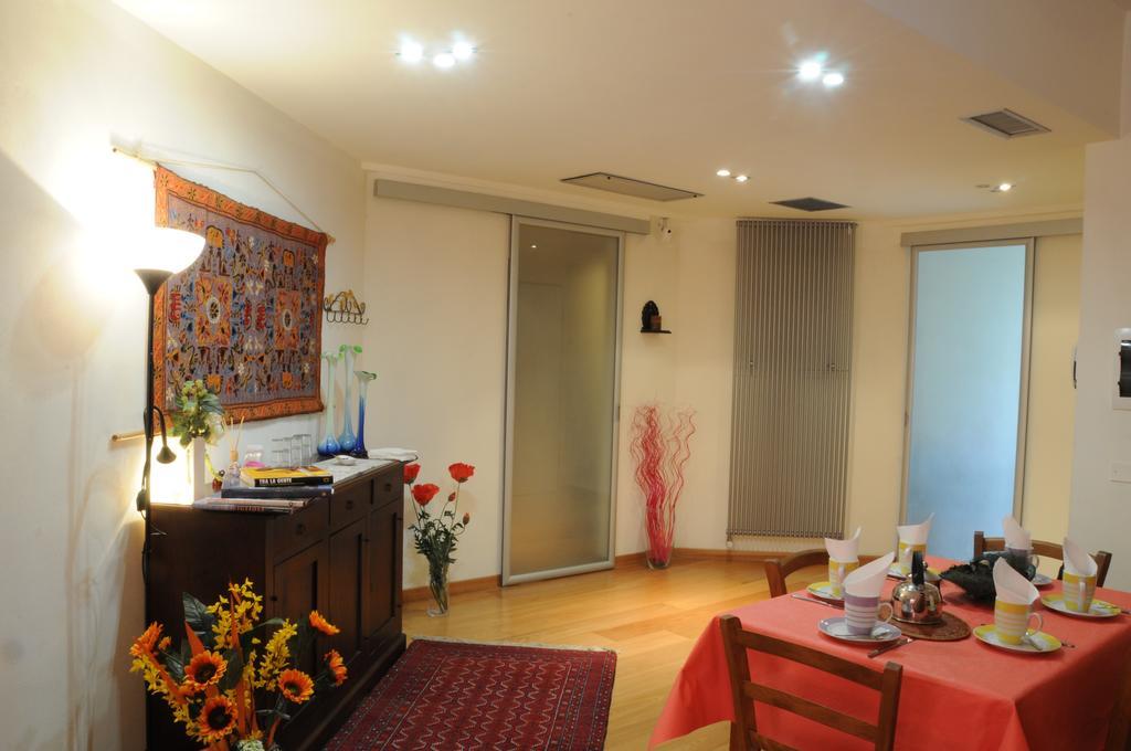 Zeus Rooms Superior Флоренция Екстериор снимка